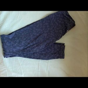Size 4 navy Lululemon Align 25” barley worn